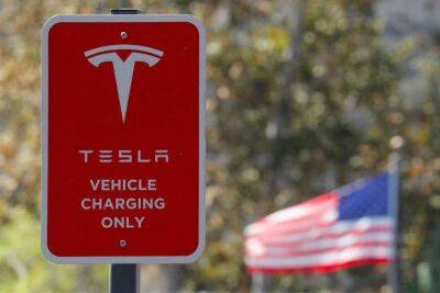 Илон Маск - Уоррен Баффет - Сила двух: Маск уверен, что Баффетту пора вложиться в Tesla - smartmoney.one - Reuters