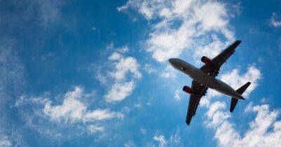 Самолеты кружат вокруг: из-за неизвестного объекта закрыли аэропорт в Санкт-Петербурге, — СМИ