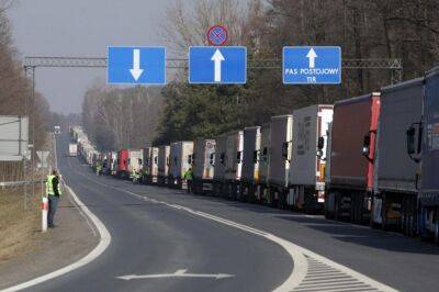 Минтранс Узбекистана предупредил перевозчиков о проблемах на польской границе
