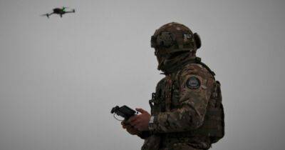 Держат в страхе: морпехи показали, как истребляют солдат ВС РФ ударными дронами (видео)
