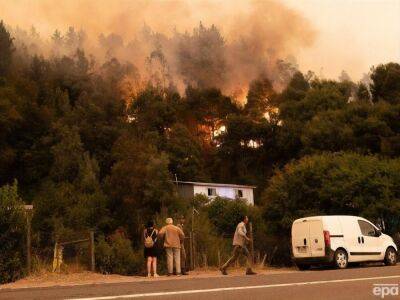 В Чили лесные пожары, погибли уже 13 человек, разбился тушивший огонь вертолет