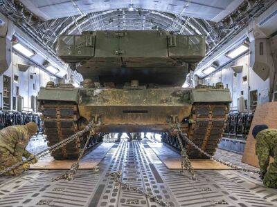Канада начала передачу танков Leopard 2. Первый самолет вылетел сегодня – министр обороны