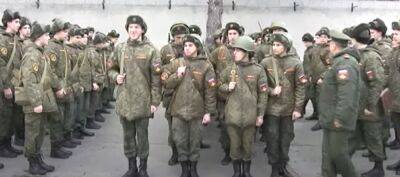 Под Москвой ставят блокпосты из-за сбежавших "мобиков": "без разрешения командования..."