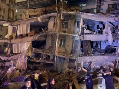 Землетрясение в Турции: 76 человек погибли
