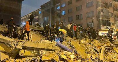 Землетрясение в Турции: Число жертв возросло до 284, более 2 тысяч раненых