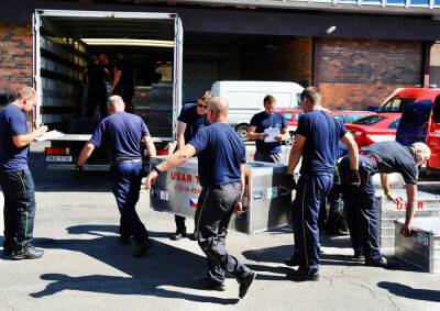Чехия отправляет на помощь в Турцию команду спасателей