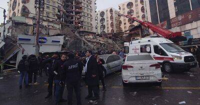 Мощное землетрясение в Турции и Сирии: жертвами стихии стали более тысячи человек (видео)