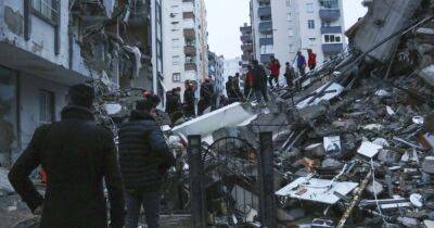 Байден предложил помощь: количество жертв землетрясения в Турции превысило 1100 человек (фото)