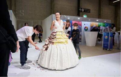 В Швейцарии сделали самый большой в мире торт в виде свадебного платья - obzor.lt - Швейцария - Берн