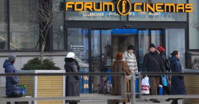 В латвийских кинотеатрах все еще показывают фильмы с субтитрами на русском языке