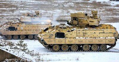 Судно с БМП M2 Bradley для ВСУ прибыло в Британию, – СМИ (фото)