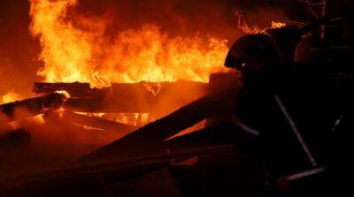 Оккупанты ударили по поликлинике в Волчанске, произошел пожар