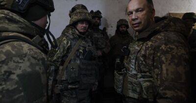 Сырский посетил командование ВСУ на Лиманском и Бахмутском направлениях (фото)