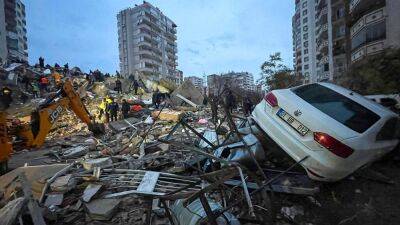 Счёт жертв идёт на тысячи: последствия землетрясения в Турции - ПРЯМОЙ ЭФИР ОНЛАЙН