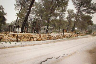 Шторм «Барбара»: в Гуш-Эционе выпал снег