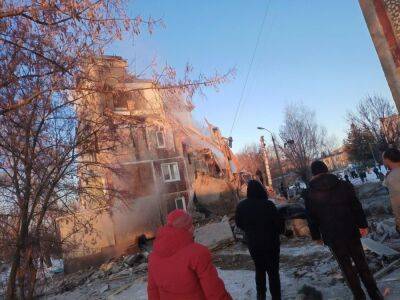 В РФ произошел взрыв в пятиэтажке. Обрушился подъезд, как минимум пять человек погибло