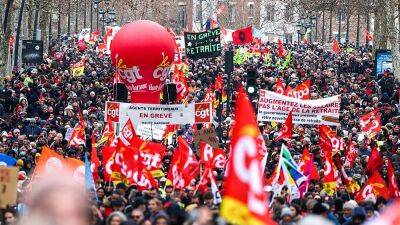 Третья забастовка против пенсионной реформы во Франции