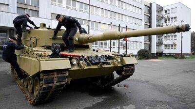 Германия одобрила поставку 178 танков типа "Леопард 1" Украине