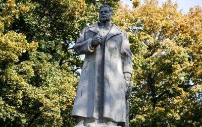 Памятники Ватутину и Чкалову в Киеве не подлежат занесению в реестр