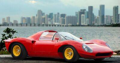 Маленькая легенда: на продажу выставлен самый компактный суперкар Ferrari (фото)