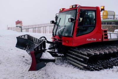 Последствия зимней бури: провал в шоссе 90, закрыт горно-лыжный курорт Хермон