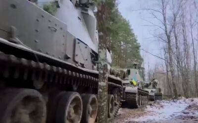 Военные, танки и САУ подняты по тревоге: Силы обороны Киева открыли шквальный огонь на уничтожение. Появились первые кадры