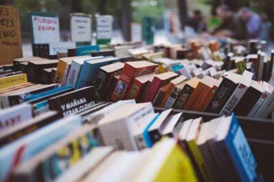 Жители Твери передадут книги библиотекам Донбасса