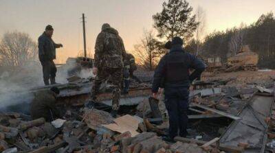 Удар по Черниговщине: один человек погиб, еще один остается под завалами