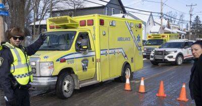 В Канаде автобус врезался в детский сад: пострадали восемь человек