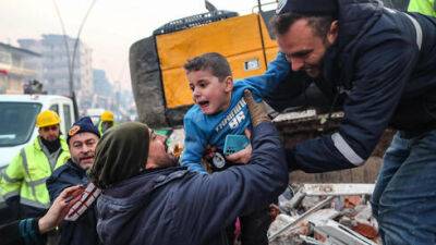 Трагедия в Турции: более 12.000 жертв, люди умирают под завалами