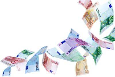 Курс валют на 9 февраля: Евро потерял 28 копеек на наличном рынке