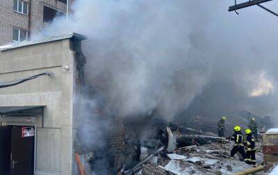 Взрыв в Киеве: под завалами - не менее шести человек, с четырьмя есть связь