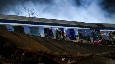 В Греции столкнулись пассажирский и грузовой поезда, десятки погибших и травмированных