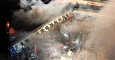 В Греции пассажирский поезд столкнулся с грузовым: Как минимум 32 погибших, около сотни получили ранения