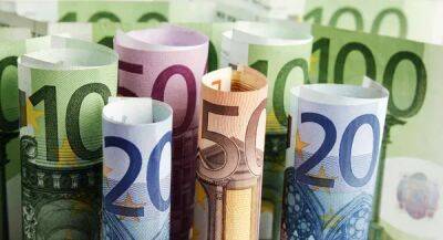 Евро подскочил на 21 копейку. Официальный курс валют