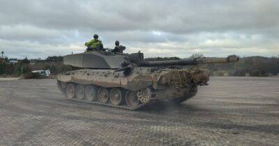 "С "Жигулей" на "Мерседес": как танкисты ВСУ осваивают танки Challenger 2 (фото, видео)