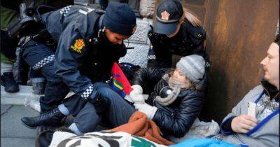 Грета Тунберг - Грету Тунберг опять носили на руках: активистка три дня блокировала Минэнергетики Норвегии - focus.ua - Норвегия - Россия - Украина - Германия - Осло - Экология