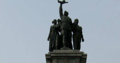 В столице Болгарии согласились перенести советский памятник на фоне протестов - dsnews.ua - Украина - Болгария - София - Sofia