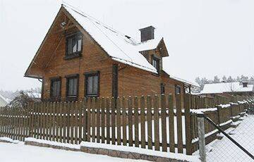 Под Минском за долги продают красивый деревянный дом