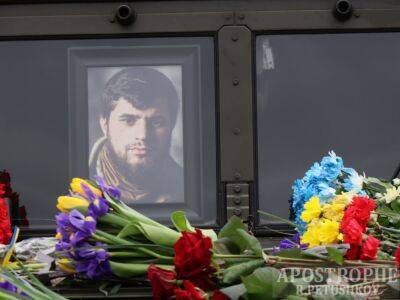Прощание с Да Винчи в Киеве - смотреть видео с места