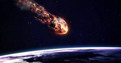 Японский астроном заснял падение метеорита на Луну (видео)