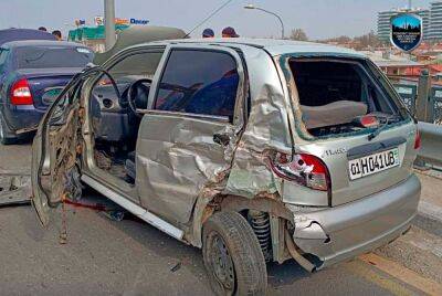 В Ташкенте произошло ДТП с участием трех автомобилей. Два человека погибли