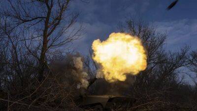 Украинские военные держат оборону Бахмута