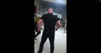 В Житомирской области офицер жестоко избил ногами срочника в казарме, — соцсети (видео)