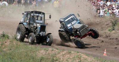 Из-за "нестабильной международной обстановки": в РФ отменили гонку на тракторах