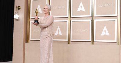 Джейми Ли Кертис появилась на "Оскаре" в платье цвета ковровой дорожки