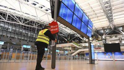 В ФРГ снова бастуют работники аэропортов