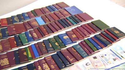 При попытке вылететь в Польшу в аэропорту Стамбула с поддельными паспортами и визами задержали граждан Туркменистана