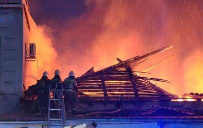 В Симферополе произошел масштабный пожар на складе