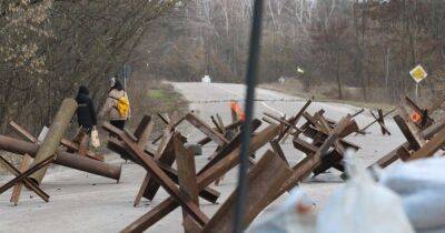 "Нет сейчас необходимости": В Киеве уберут часть блокпостов и засыпят окопы